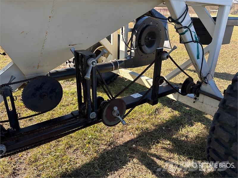 Bourgault 3225 225 bu Tow-Behind Air Cart Sejačice