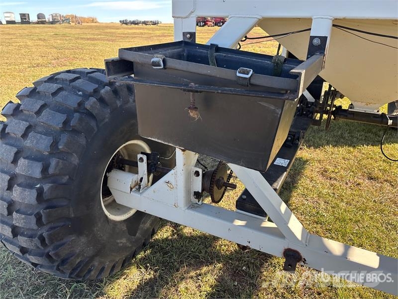 Bourgault 3225 225 bu Tow-Behind Air Cart Sejačice