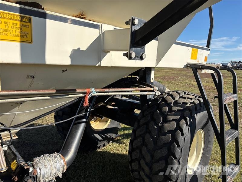 Bourgault 3225 225 bu Tow-Behind Air Cart Sejačice