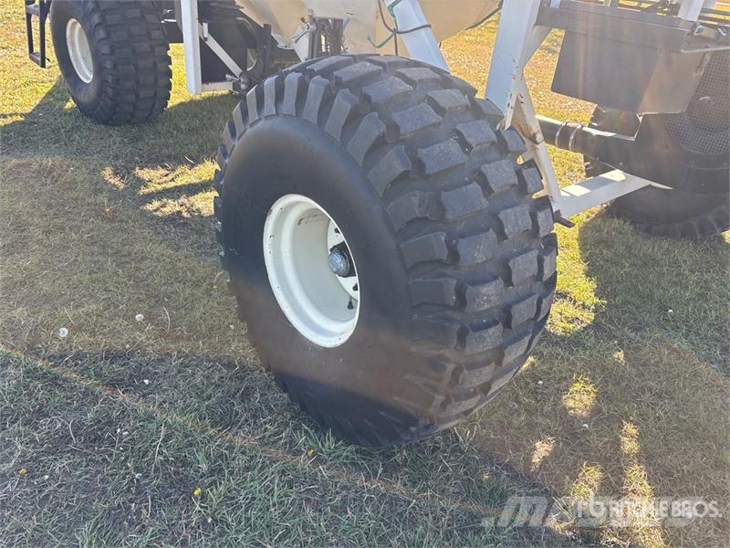 Bourgault 3225 225 bu Tow-Behind Air Cart Sejačice