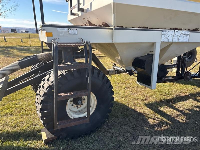 Bourgault 3225 225 bu Tow-Behind Air Cart Sejačice