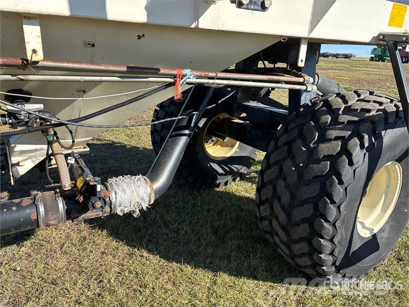 Bourgault 3225 225 bu Tow-Behind Air Cart Sejačice