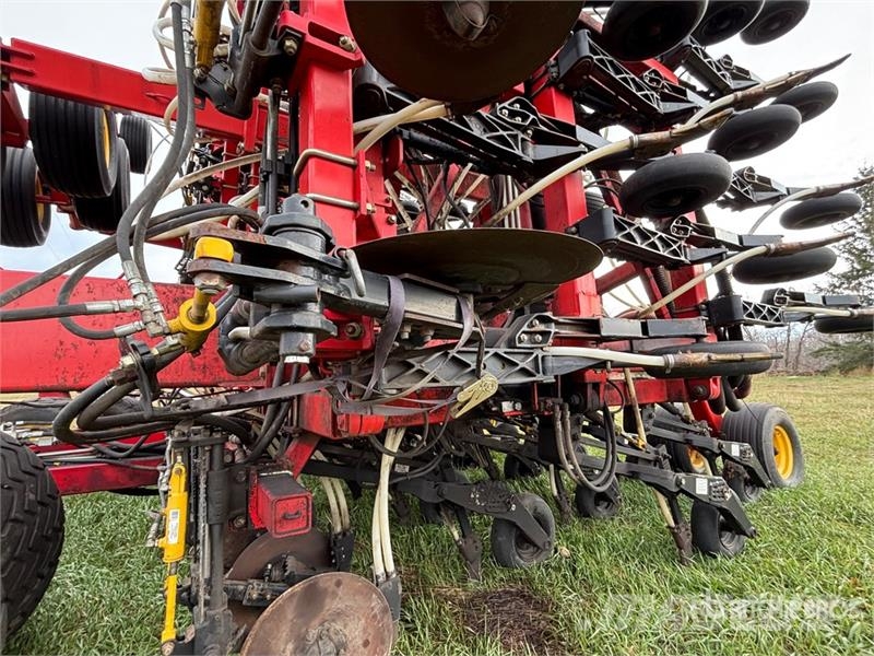 Bourgault 3310PHD 75 ft Air Drill Drills