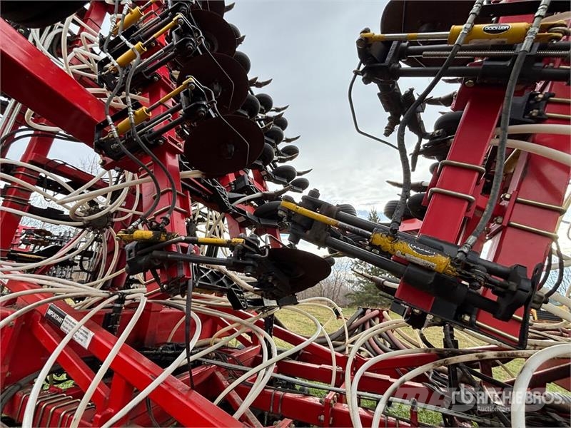 Bourgault 3310PHD 75 ft Air Drill Drills