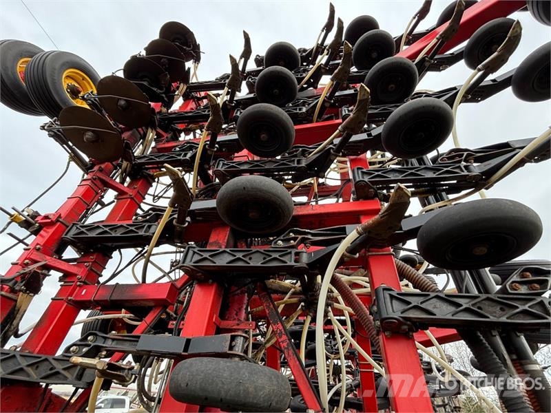 Bourgault 3310PHD 75 ft Air Drill Drills