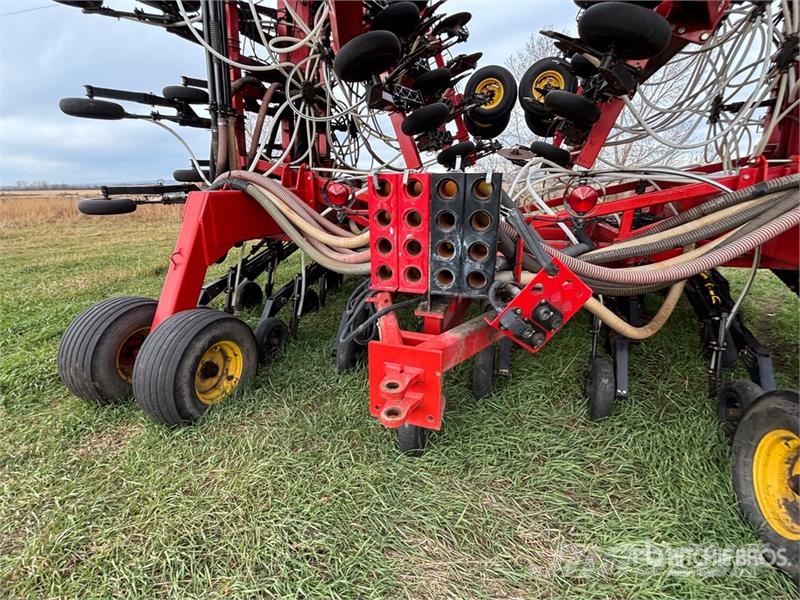 Bourgault 3310PHD 75 ft Air Drill Drills