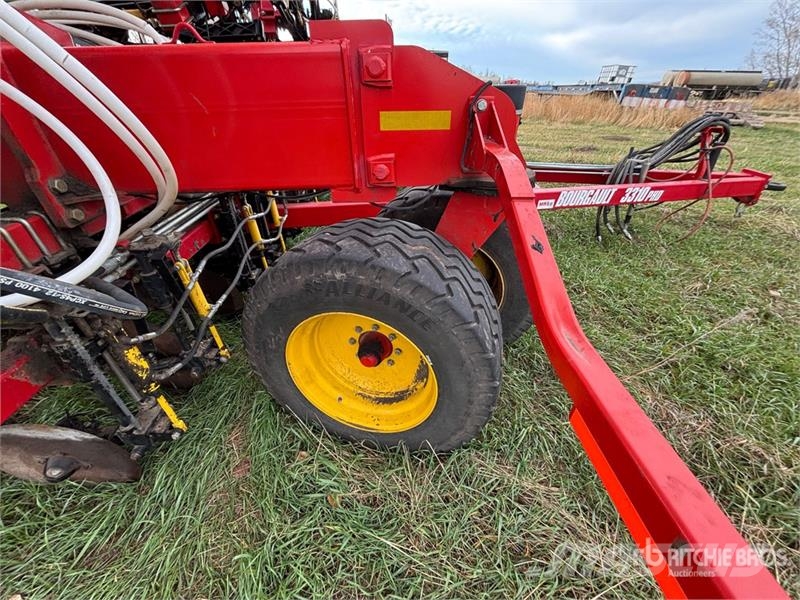 Bourgault 3310PHD 75 ft Air Drill Drills