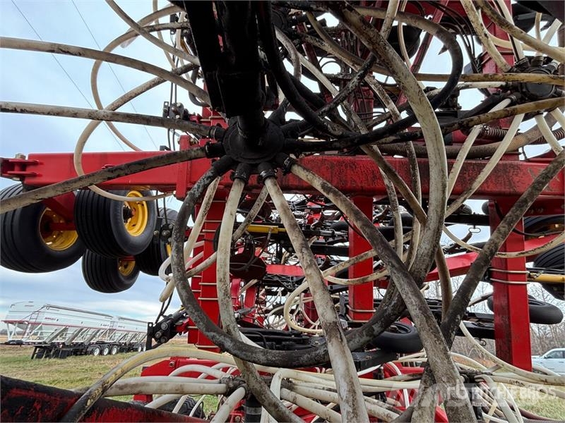 Bourgault 3310PHD 75 ft Air Drill Drills