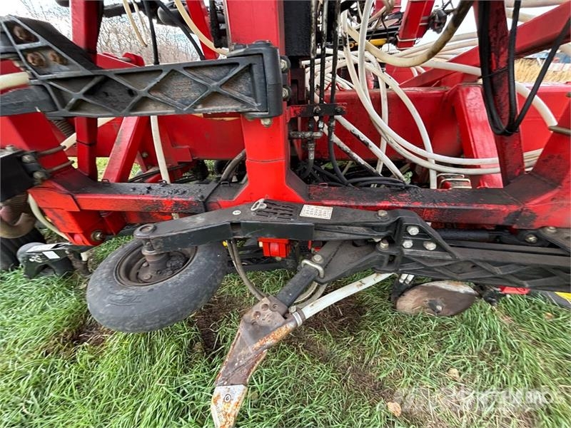 Bourgault 3310PHD 75 ft Air Drill Drills