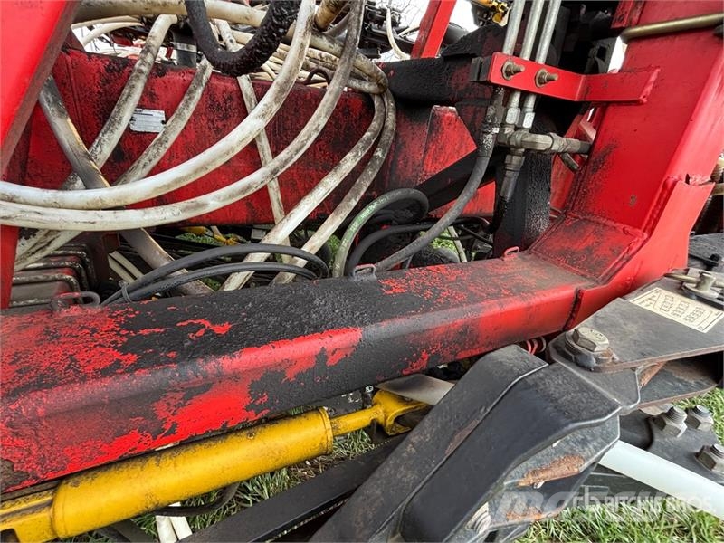 Bourgault 3310PHD 75 ft Air Drill Drills