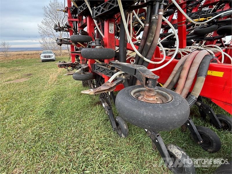 Bourgault 3310PHD 75 ft Air Drill Drills