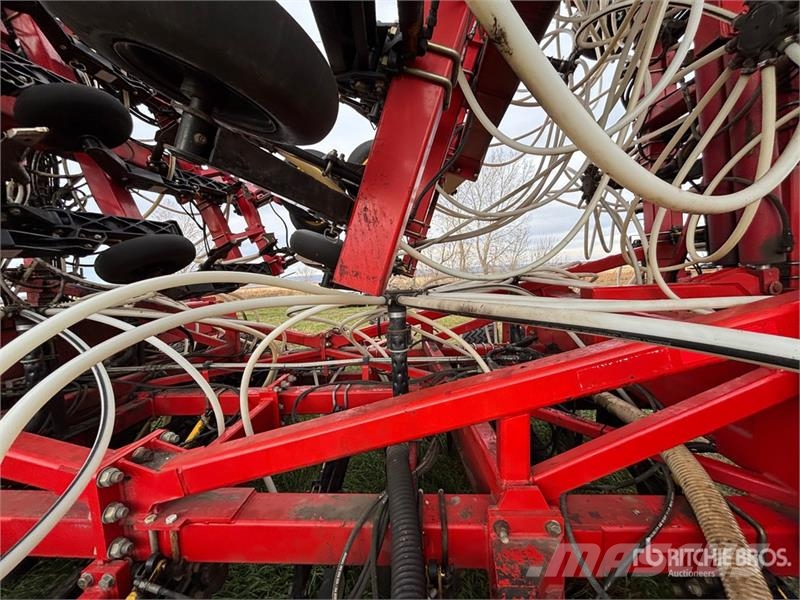 Bourgault 3310PHD 75 ft Air Drill Drills
