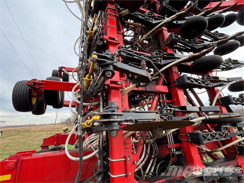 Bourgault 3310PHD 75 ft Air Drill Drills