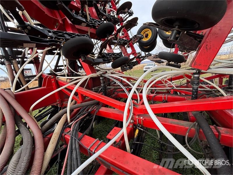 Bourgault 3310PHD 75 ft Air Drill Drills
