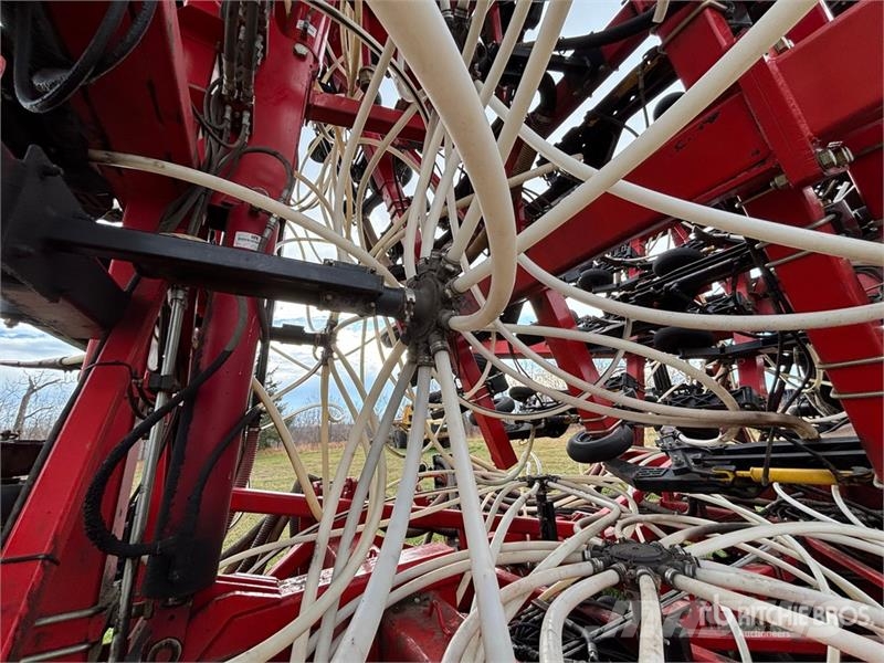 Bourgault 3310PHD 75 ft Air Drill Drills