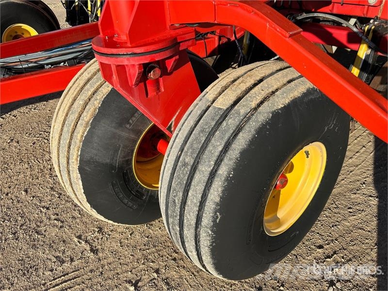 Bourgault 3320 66 ft Air Drill مثاقيب