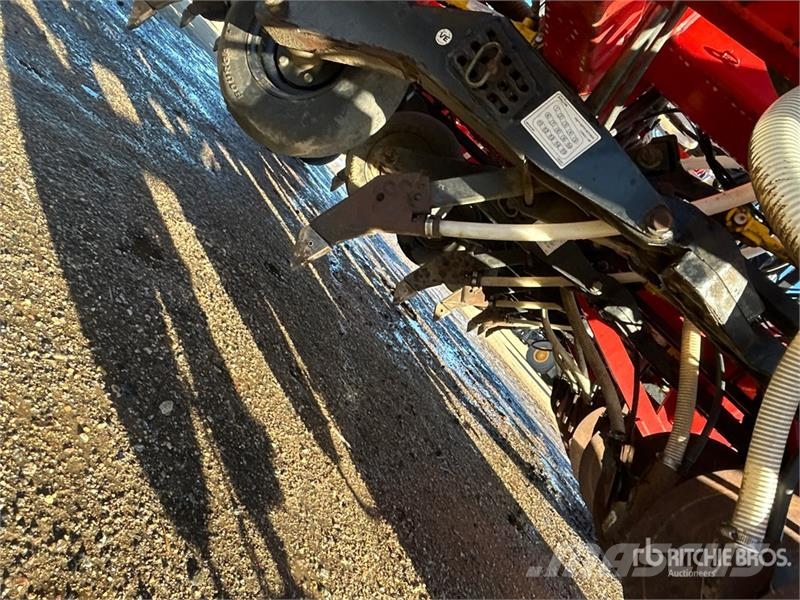 Bourgault 3320 66 ft Air Drill مثاقيب