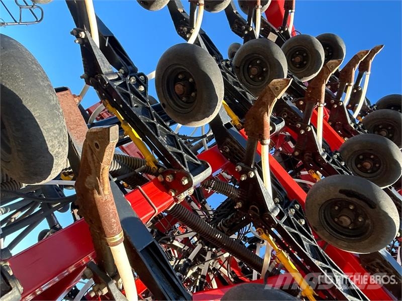 Bourgault 3320 66 ft Air Drill مثاقيب