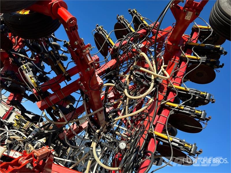 Bourgault 3320 66 ft Air Drill مثاقيب