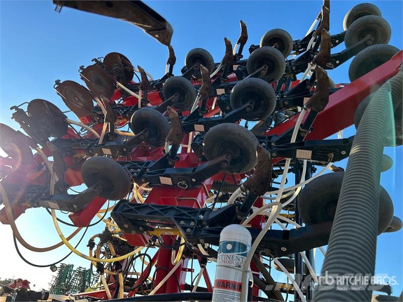 Bourgault 3320 66 ft Air Drill مثاقيب