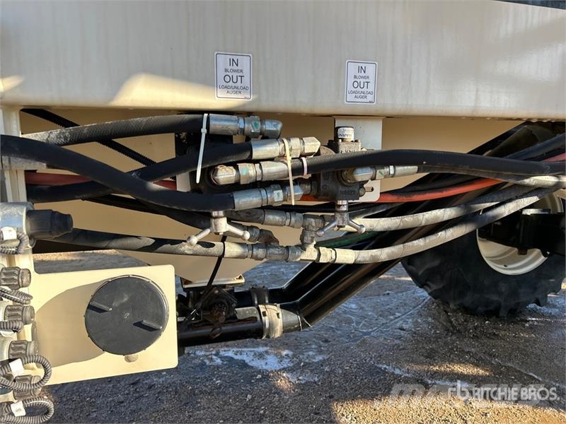 Bourgault 3320 66 ft Air Drill مثاقيب