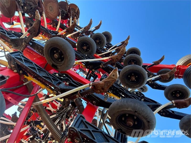 Bourgault 3320 66 ft Air Drill مثاقيب