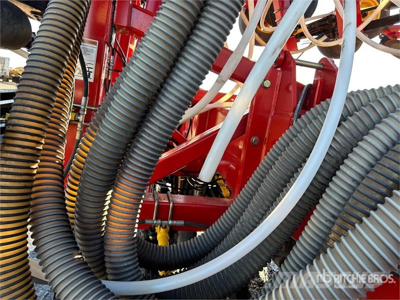 Bourgault 3320 66 ft Air Drill مثاقيب