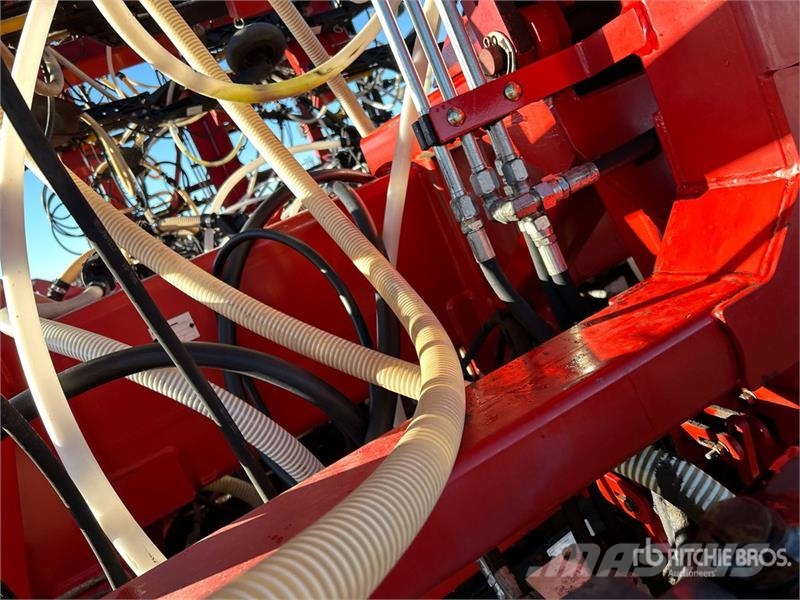 Bourgault 3320 66 ft Air Drill مثاقيب