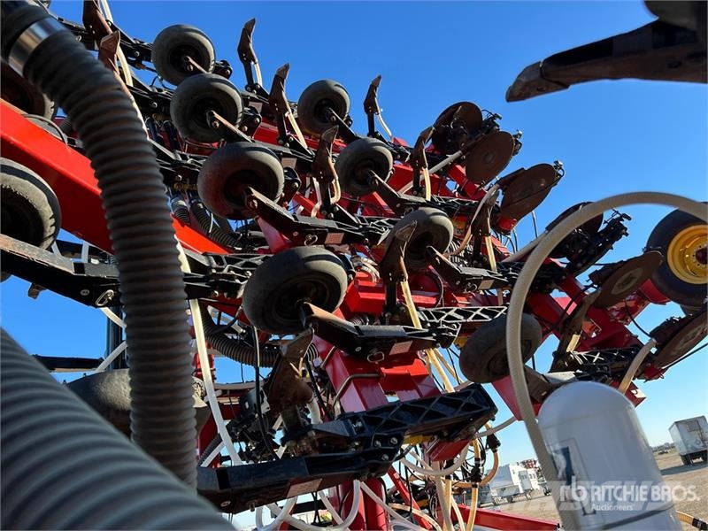 Bourgault 3320 66 ft Air Drill مثاقيب