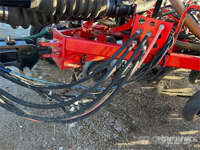 Bourgault 3320 66 ft Air Drill مثاقيب