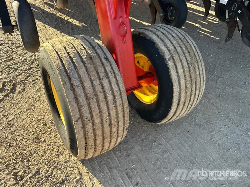 Bourgault 3320 66 ft Air Drill مثاقيب