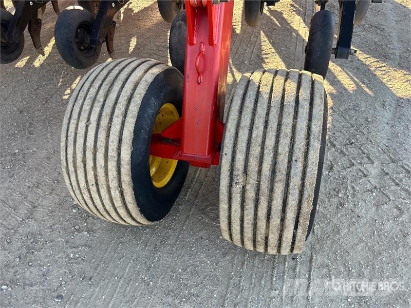 Bourgault 3320 66 ft Air Drill مثاقيب