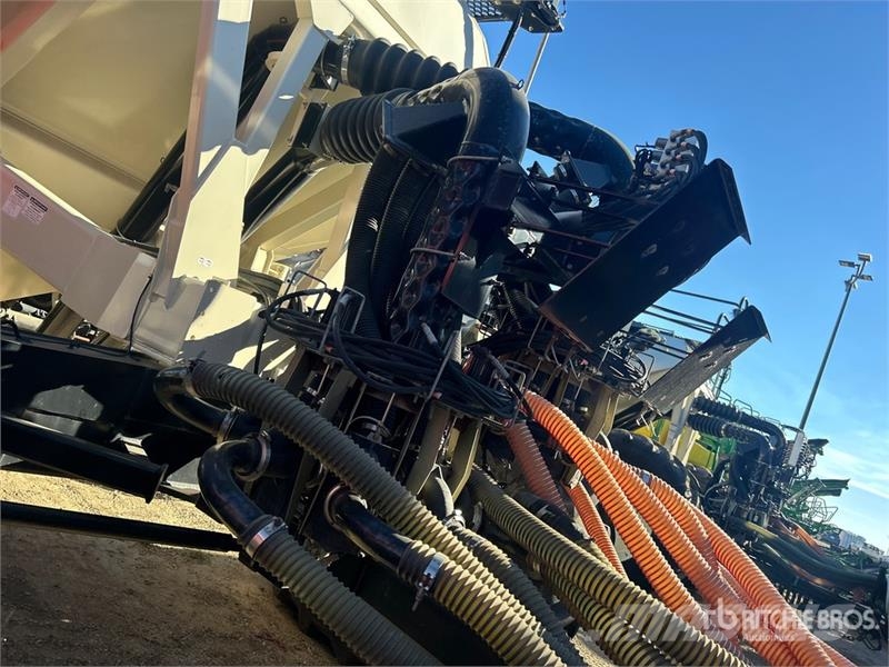 Bourgault 3320 76 ft Air Drill Kylvökoneet