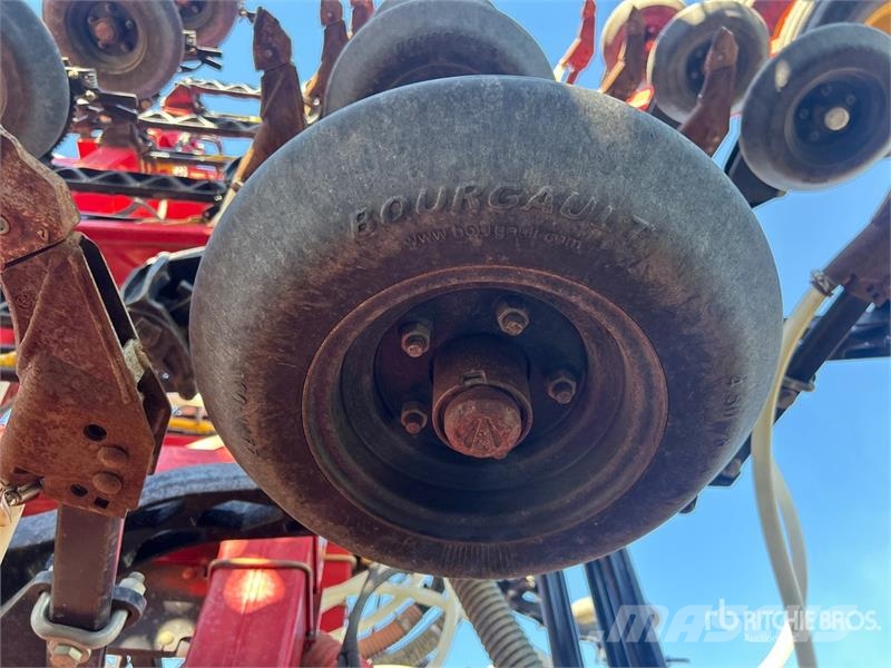 Bourgault 3320 76 ft Air Drill Kylvökoneet
