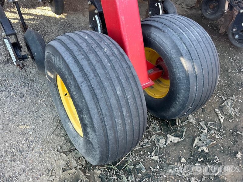 Bourgault 3320 76 ft Air Drill Kylvökoneet