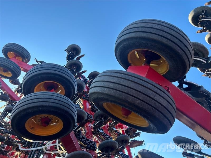 Bourgault 3320 76 ft Air Drill Kylvökoneet