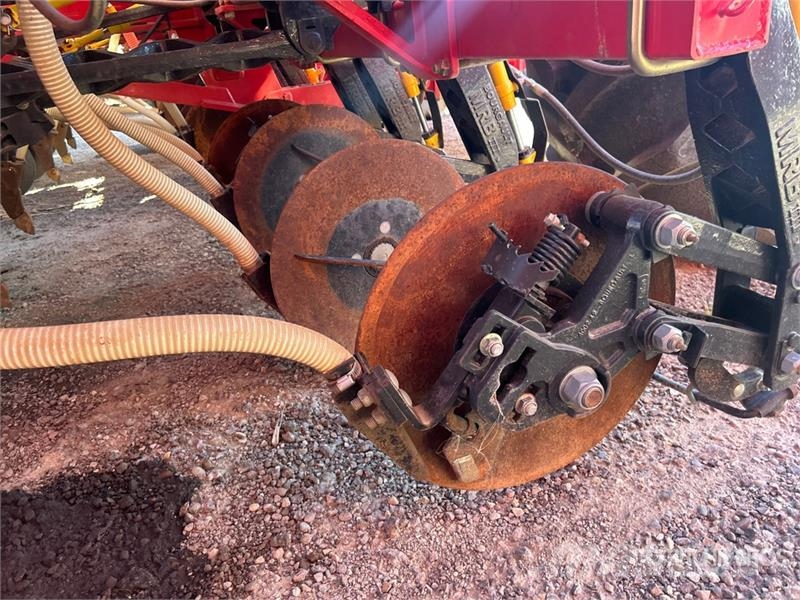 Bourgault 3320 76 ft Air Drill Kylvökoneet