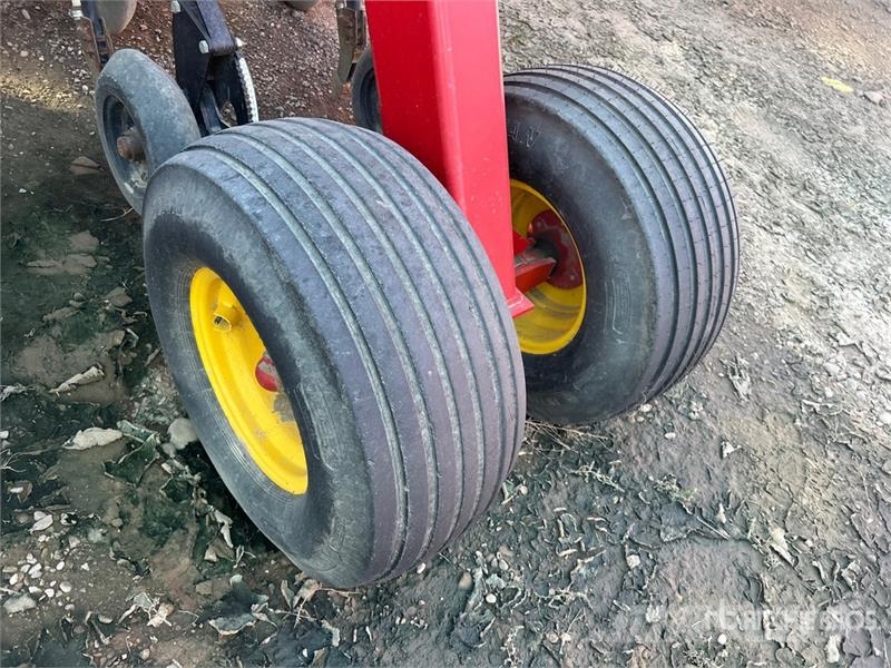 Bourgault 3320 76 ft Air Drill Kylvökoneet