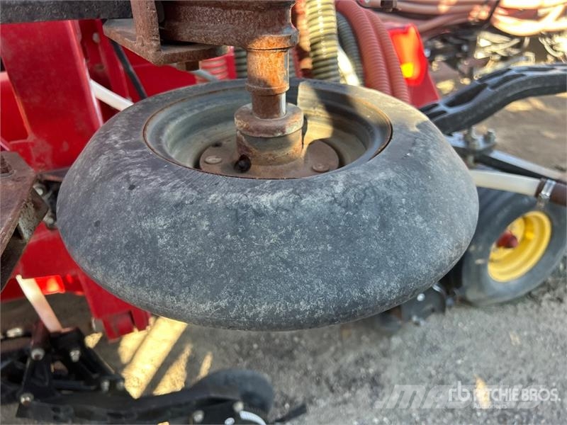 Bourgault 3320 76 ft Air Drill Kylvökoneet
