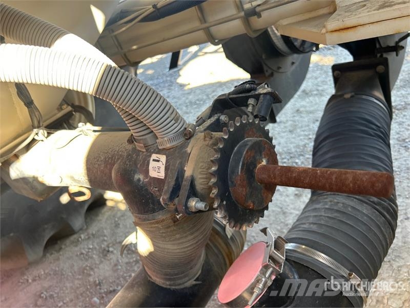 Bourgault 3320 76 ft Air Drill Kylvökoneet