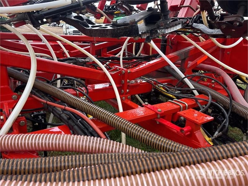 Bourgault 3320 - 76 PHD 76 ft Air Drill Sijačice