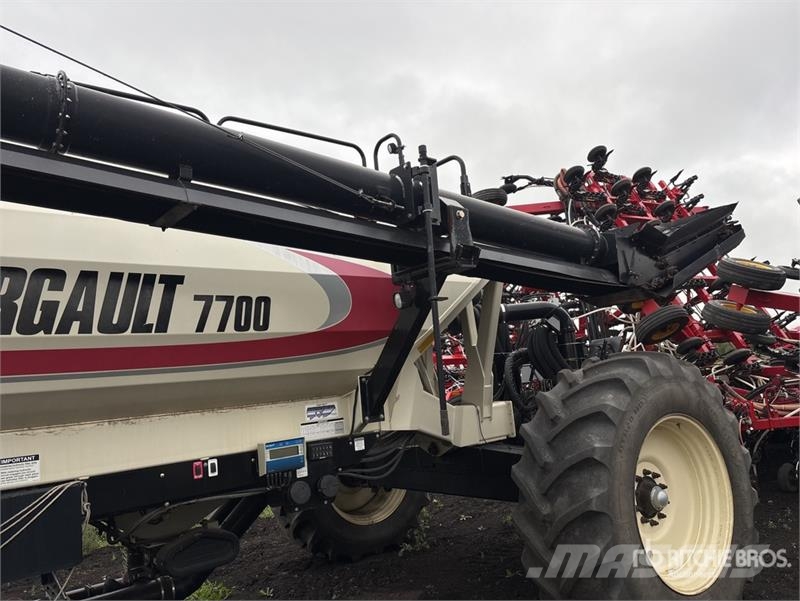 Bourgault 3320-86 PHD 86 ft Air Drill Sijačice