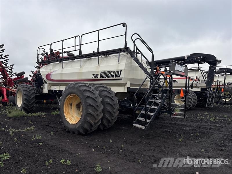 Bourgault 3320-86 PHD 86 ft Air Drill Sijačice