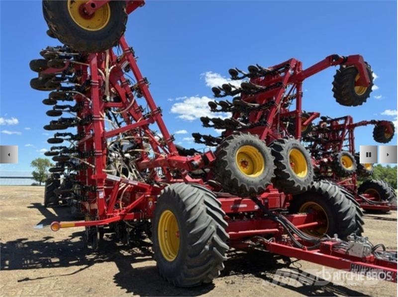 Bourgault 3320 86ft Air Drill مثاقيب