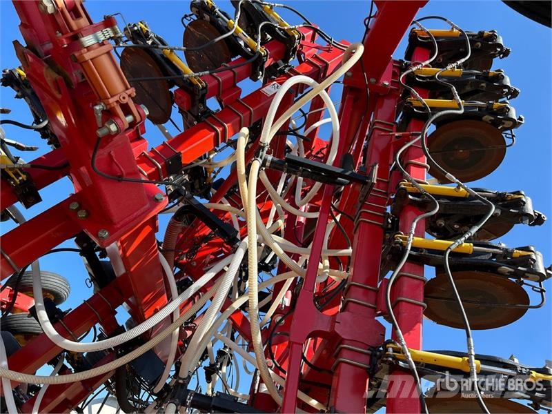 Bourgault 3320 PHD 66 ft Air Drill Perfuradoras