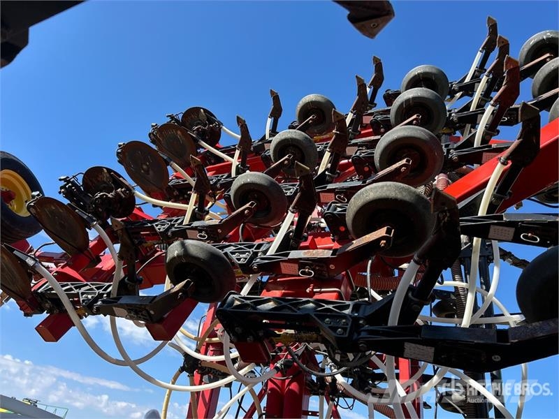 Bourgault 3320 PHD 66 ft Air Drill Perfuradoras