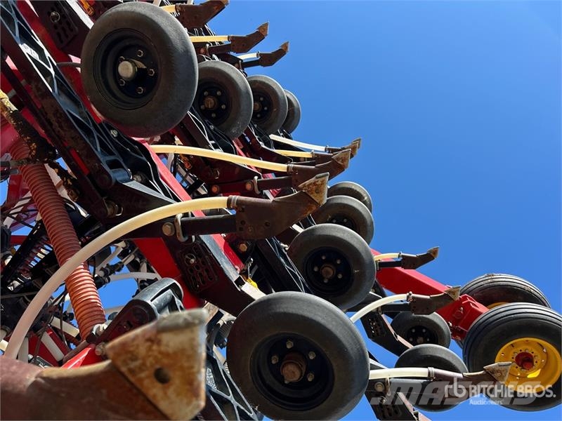 Bourgault 3320 PHD 66 ft Air Drill Perfuradoras