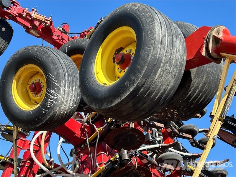 Bourgault 3320 PHD 66 ft Air Drill Perfuradoras