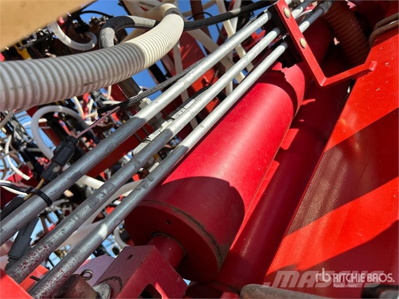 Bourgault 3320 PHD 66 ft Air Drill Perfuradoras