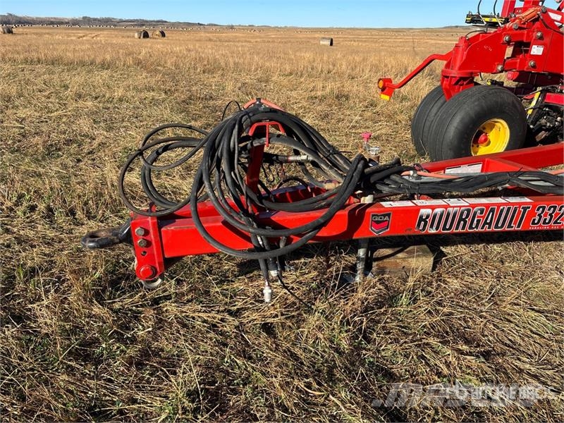 Bourgault 3320 QDA 66 ft Air Drill Sorvetőgép